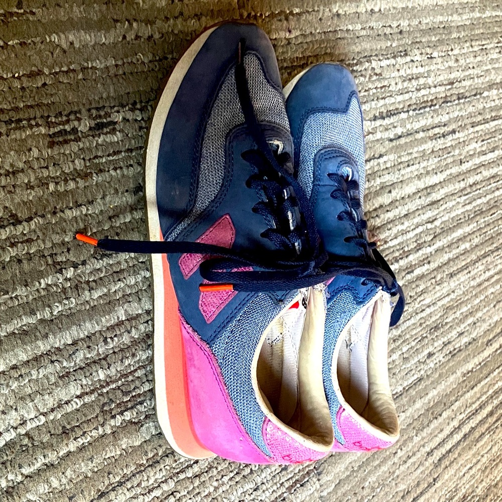 🌺 4 for $20.00 ColorfulNew balance retro sneakers 7.5